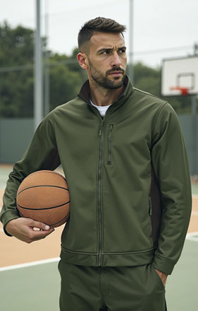 Casaco softshell com três bolsos e desenho Peak